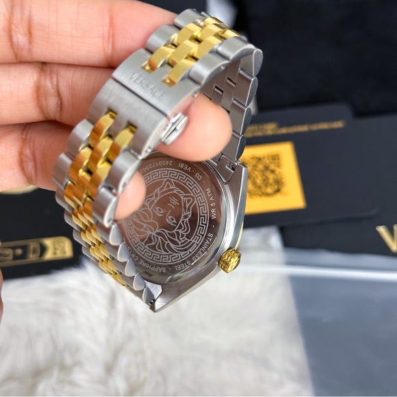 Versace Watch - Picture 7 of 11